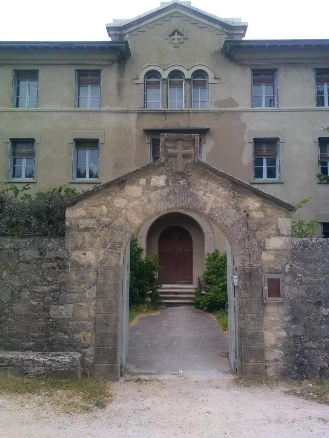 Gite D'Etape Clos St Roch Viviers Екстер'єр фото